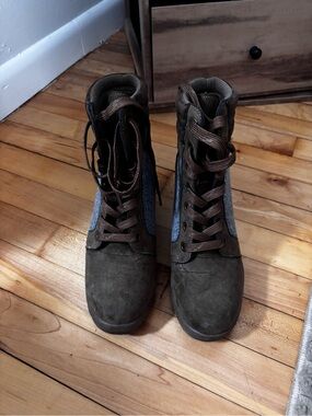 Brown Suede Lace-Up Ankle Boots with Gray Panels